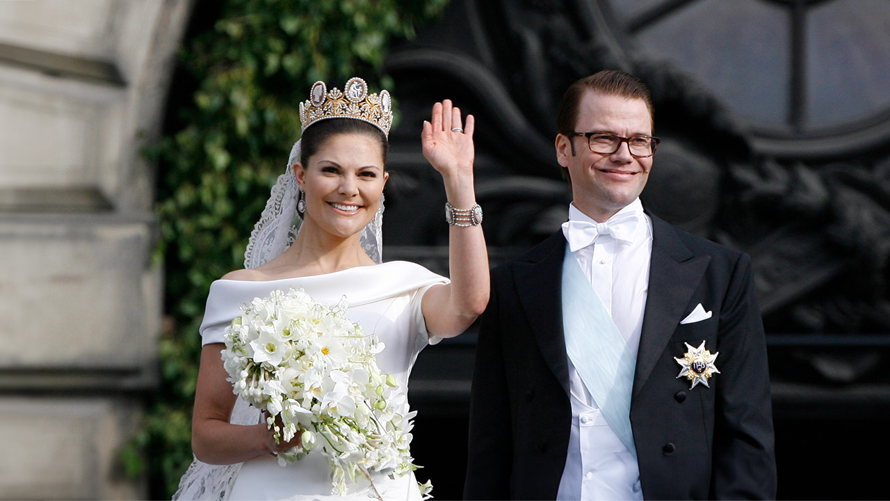 El vestido de novia de Victoria de Suecia y su original tiara de camafeos