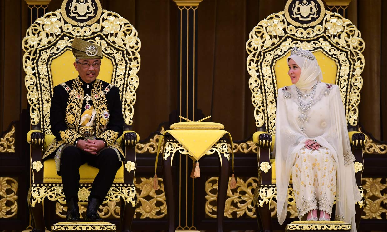 Tengku Abdullah, el nuevo rey de Malasia, asume el trono en una fastuosa ceremonia