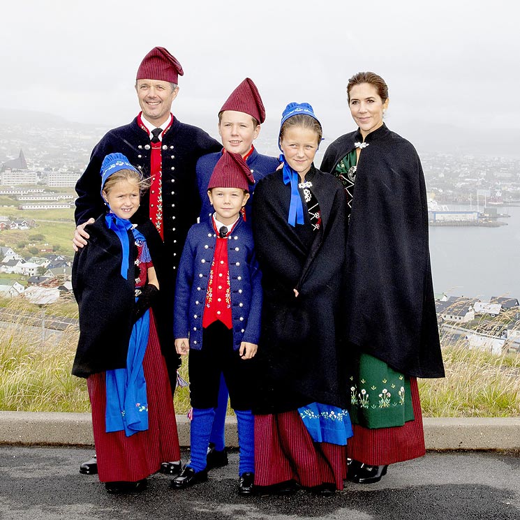 Las vistosas imágenes que ha protagonizado la familia real danesa en su visita a las islas Feroe