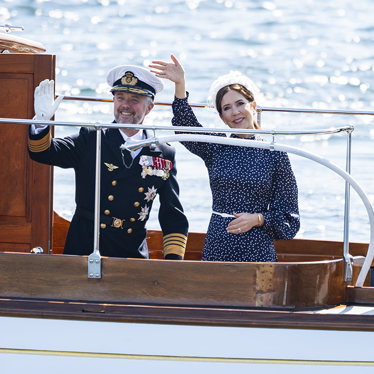 Los reyes Federico y Mary de Dinamarca emprenden su primera gira internacional a bordo del espectacular buque real Dannebrog