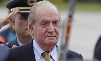 El rey Juan Carlos, homenajeado por los mandatarios que asisten a la investidura del presidente de Colombia