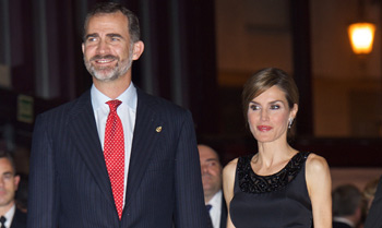 Primer día de los Reyes en Oviedo: concierto en el auditorio y cena en el casco viejo de la ciudad