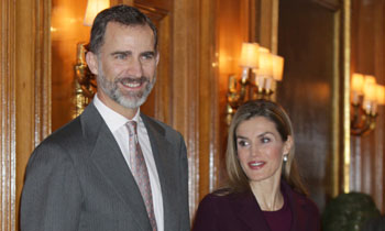 El Rey se baja el sueldo y asigna a doña Letizia una cantidad inferior a la que cobraba doña Sofía