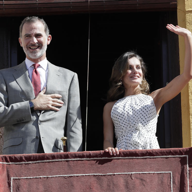 ¡Lleno total! Don Felipe y doña Letizia viven el día grande de Bailén