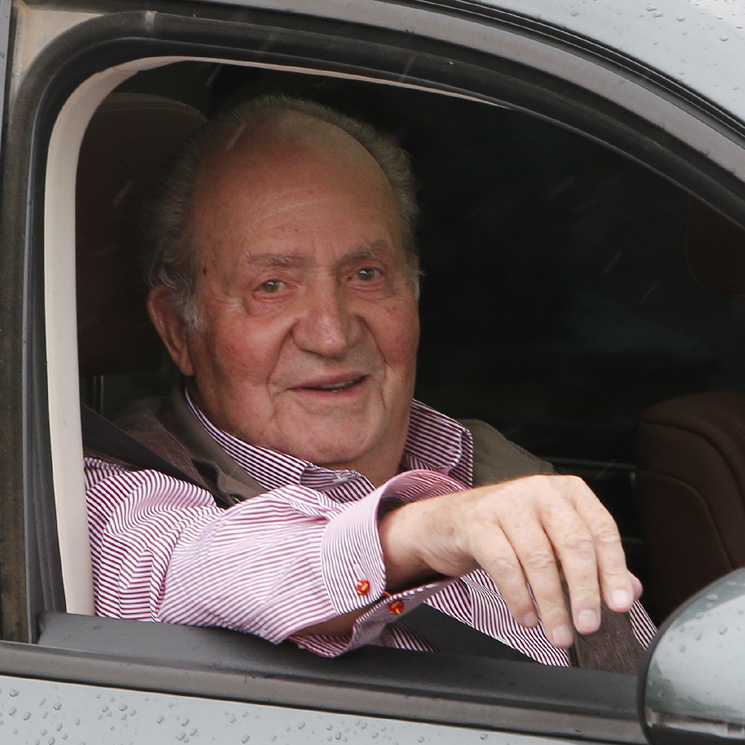 Don Juan Carlos 'evoluciona favorablemente' y podría abandonar la UCI en las próximas horas