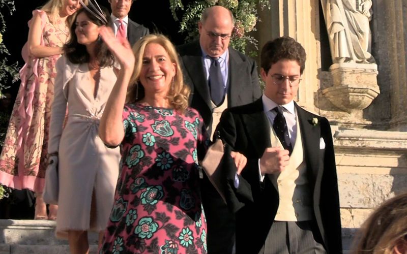 Infanta Cristina saludando