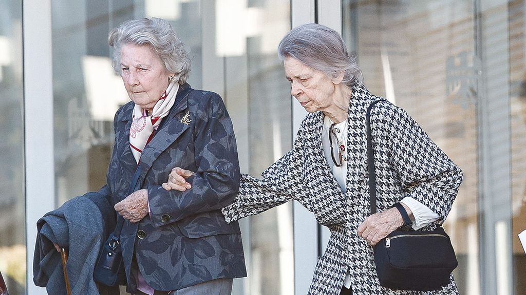 Irene de Grecia acude al hospital a visitar a su hermana la reina Sofía