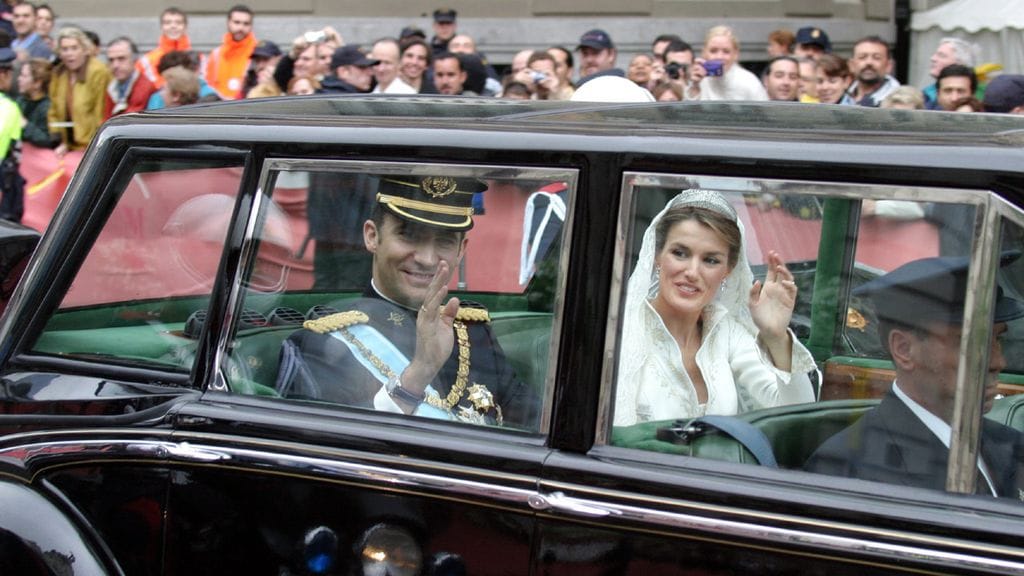 Un recorrido para la historia: las primeras imágenes de Felipe y Letizia como recién casados