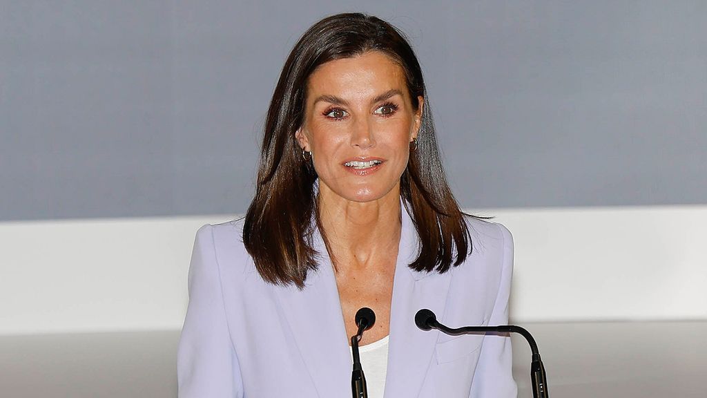 Casa Real desmiente que la Reina Letizia vaya a ser operada por la fractura que sufre en un pie