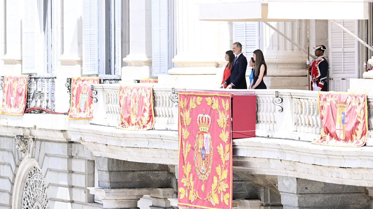 Reyes Felipe y Letizia con la princesa Leonor y la infanta Sofía 