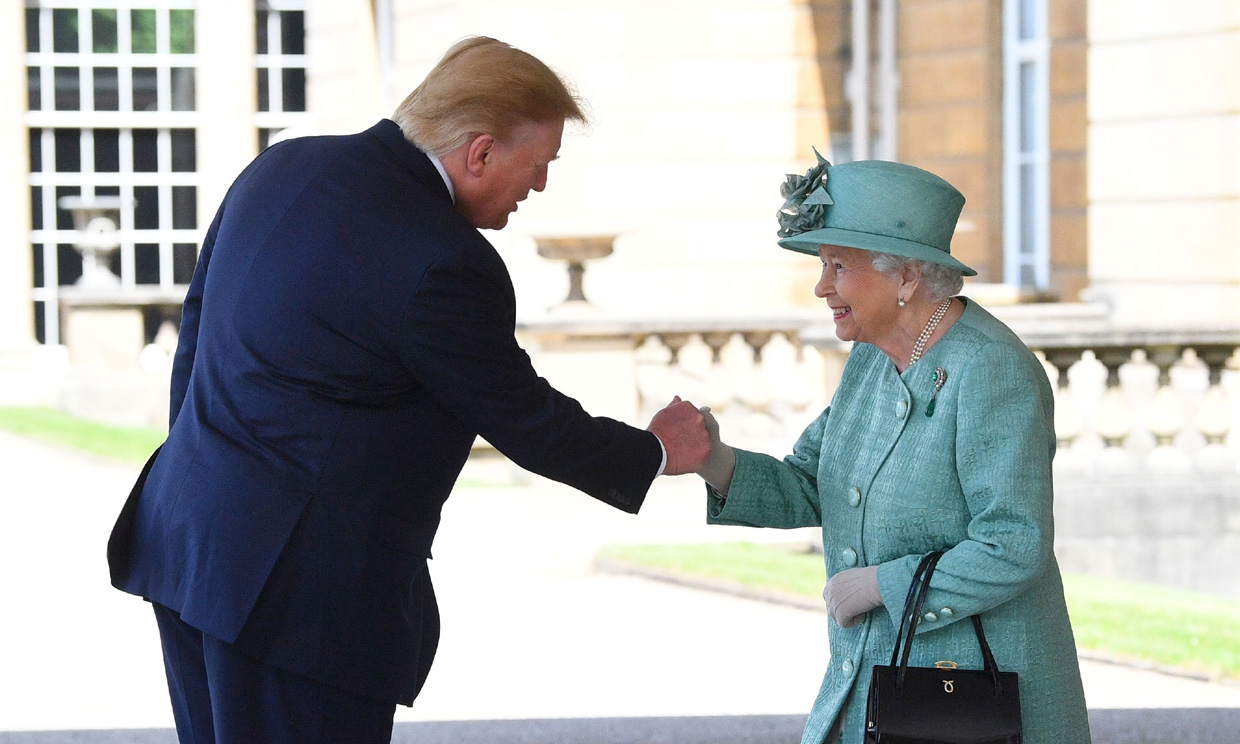 Trump, recibido por Isabel II en Buckingham