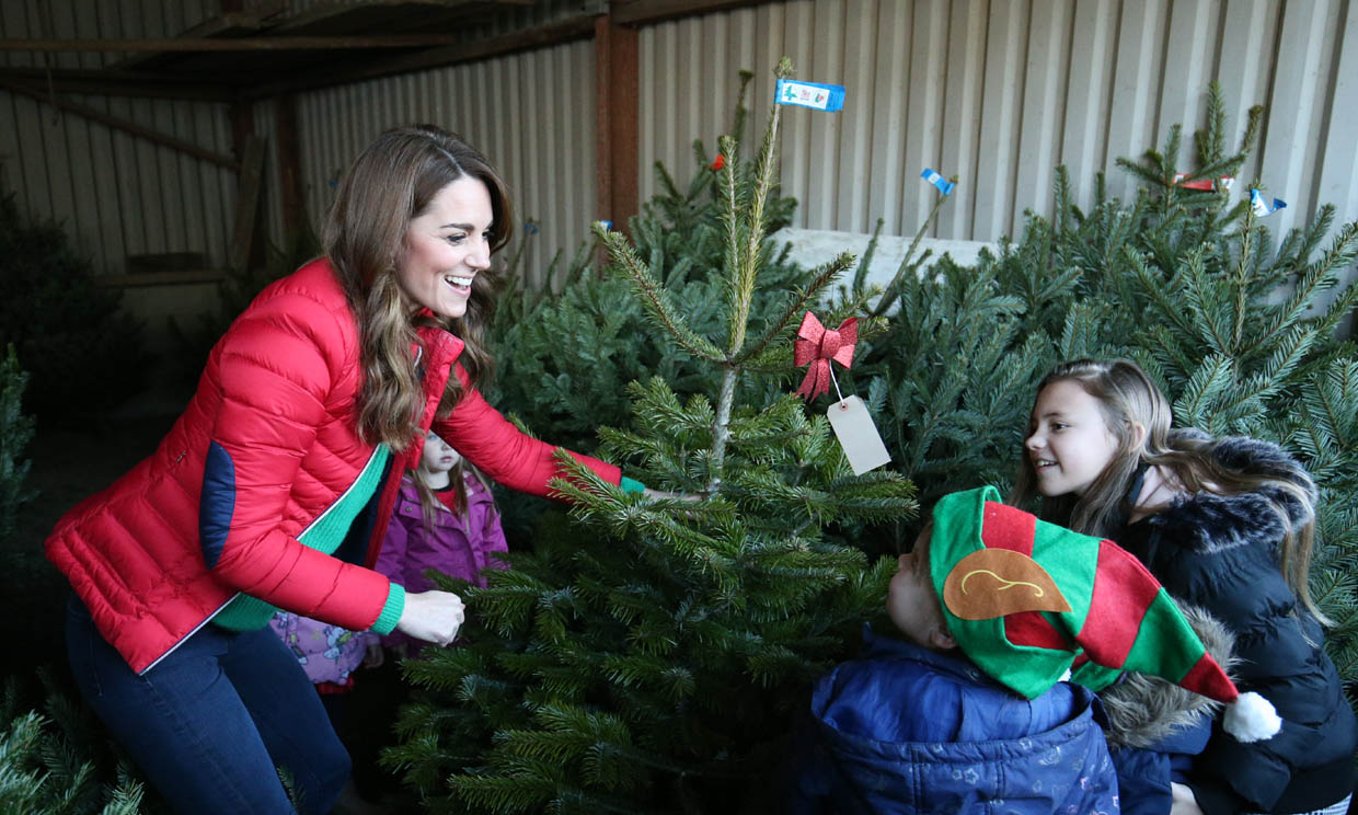 Kate Middleton reparte sonrisas y cariño entre los niños de la organización benéfica 'Family Action'