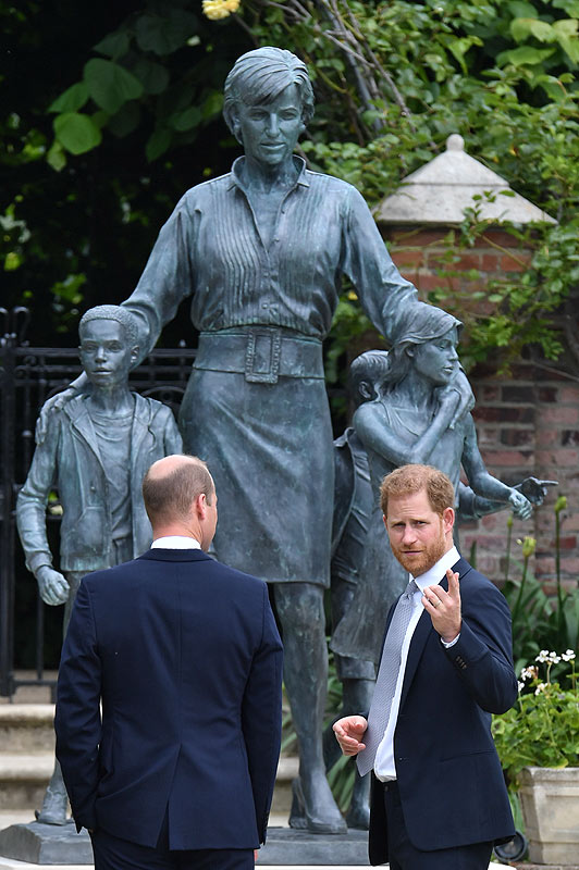 La Estatua Diana De Gales ¿por Qué Aparece Con Tres Niños Foto 1