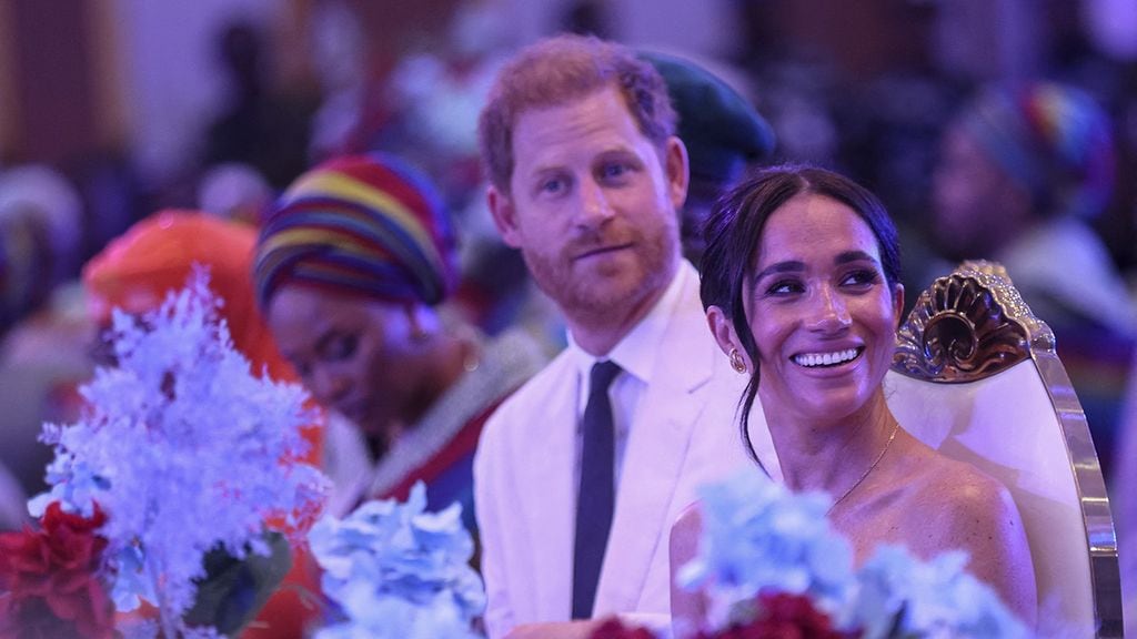 La emoción de Meghan Markle en su segundo día por Nigeria, un país que se vuelca con ella tras conocer sus raíces africanas