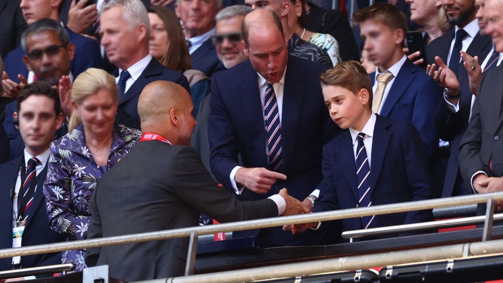 La inesperada presencia del príncipe George en la final de la Copa inglesa junto a su padre y su saludo a Guardiola