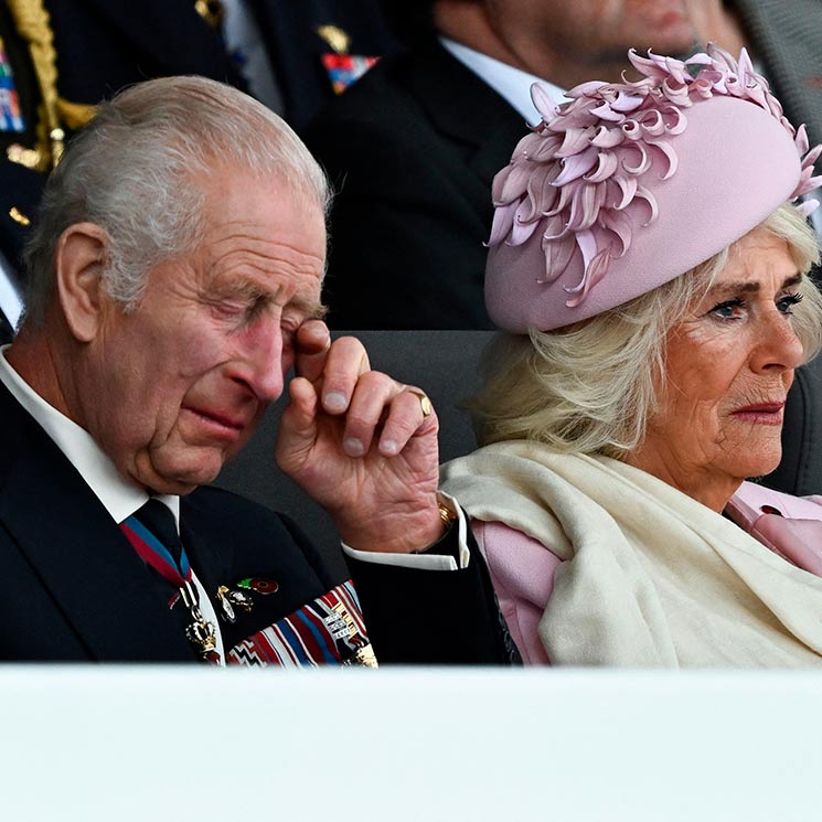 La emoción de los reyes Carlos y Camilla al conmemorar el día que cambió el rumbo de la historia reciente