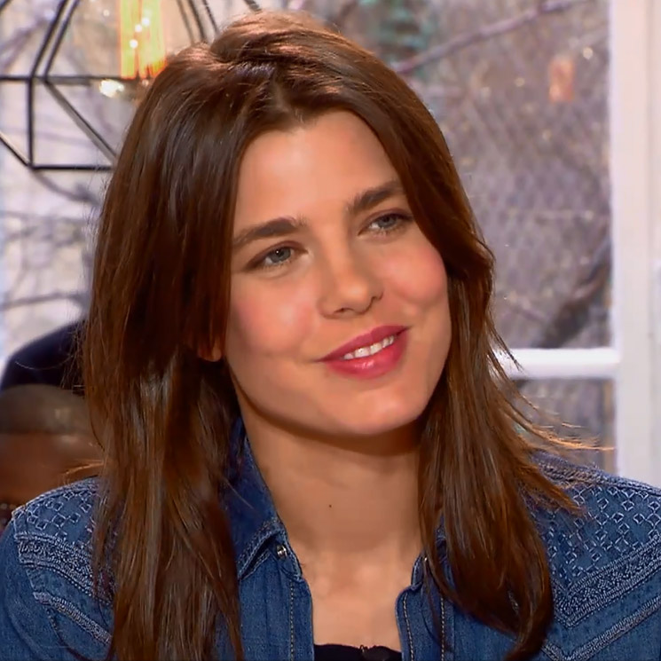 ¡En televisión y hablando de amor! Carlota Casiraghi reaparece tras conocerse que se va a casar