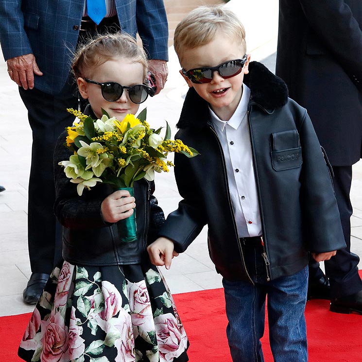 Jacques y Gabriella de Mónaco pisan la alfombra roja como dos estrellas del rock