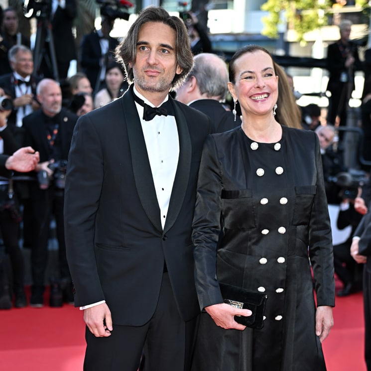 Dimitri Rassam reaparece con su madre en Cannes tras su ruptura con Carlota Casiraghi