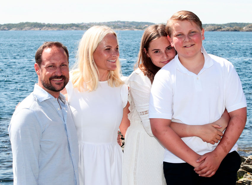 El posado de verano de Haakon y Mette-Marit de Noruega y sus hijos - Foto 2