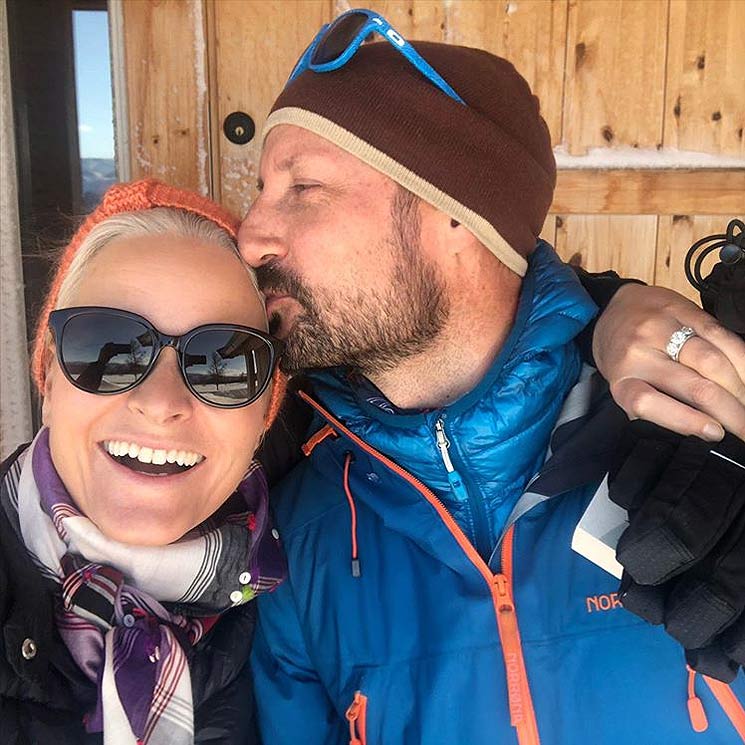 Mette-Marit y Haakon de Noruega, muestran su lado más romántico en la