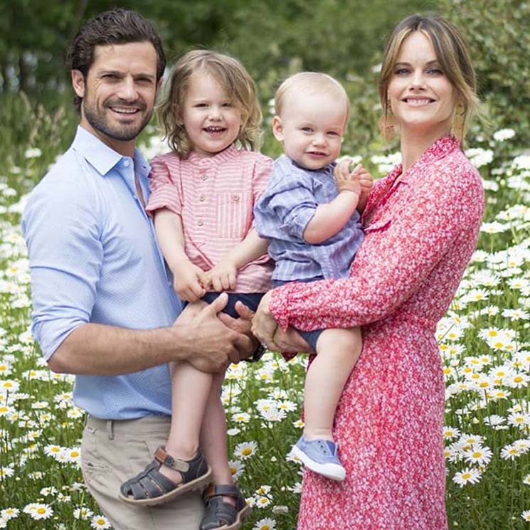 Carlos Felipe y Sofia de Suecia... ¡cómo han crecido sus pequeños! 