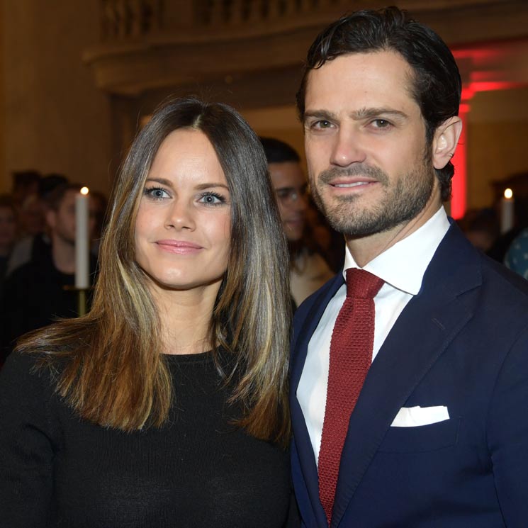 Sofía y Carlos Felipe de Suecia, sonrientes y muy cómplices en el tradicional concierto de Navidad