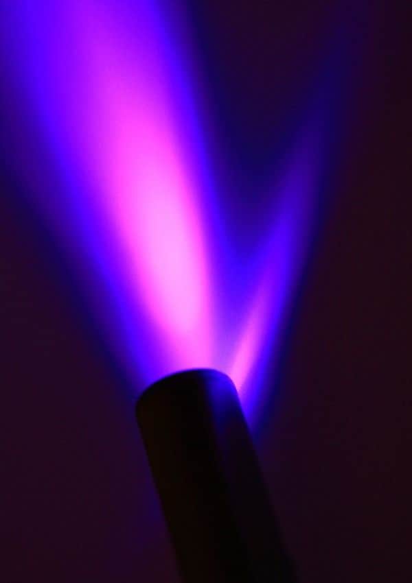 Opticz Linterna UV ovalada LED llavero linterna ultravioleta luz negra (5,  rojo)