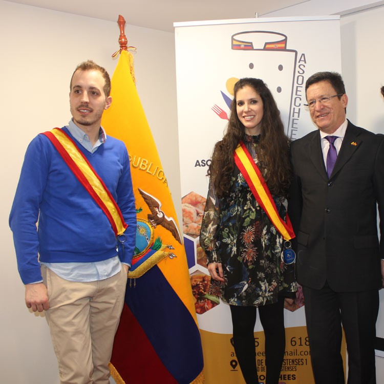 La Embajada de Ecuador en España condecora a los chefs ...