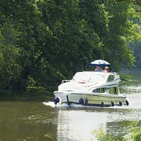 Ni crucero ni roulotte, en una casa flotante por los canales franceses 