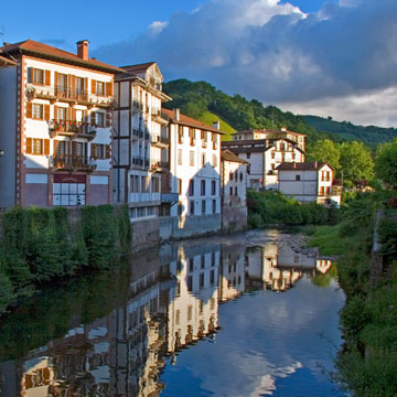 Una trilogía con el valle del Baztán de fondo, por Dolores Redondo