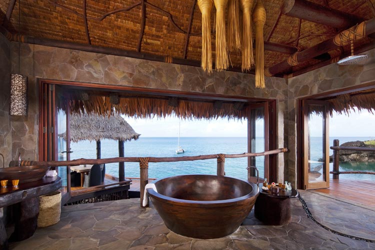 a_Laucala_overwater_villa_bathroom2