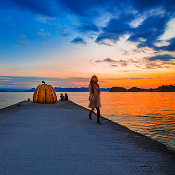 Naoshima, la isla japonesa de las calabazas gigantes