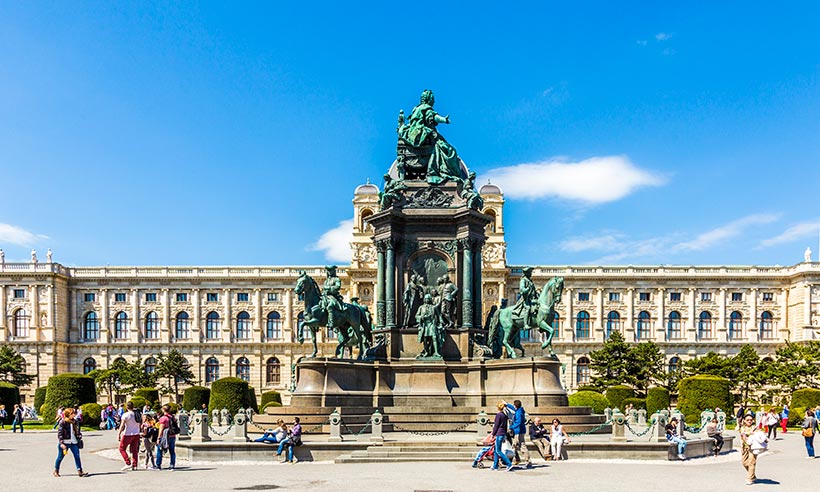 Maria-Teresa-Habsburgo-Viena-escultura