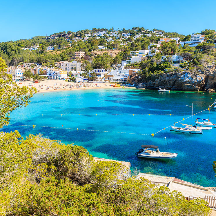 En estas playas de Ibiza te gustaría estar ahora mismo (casi seguro)