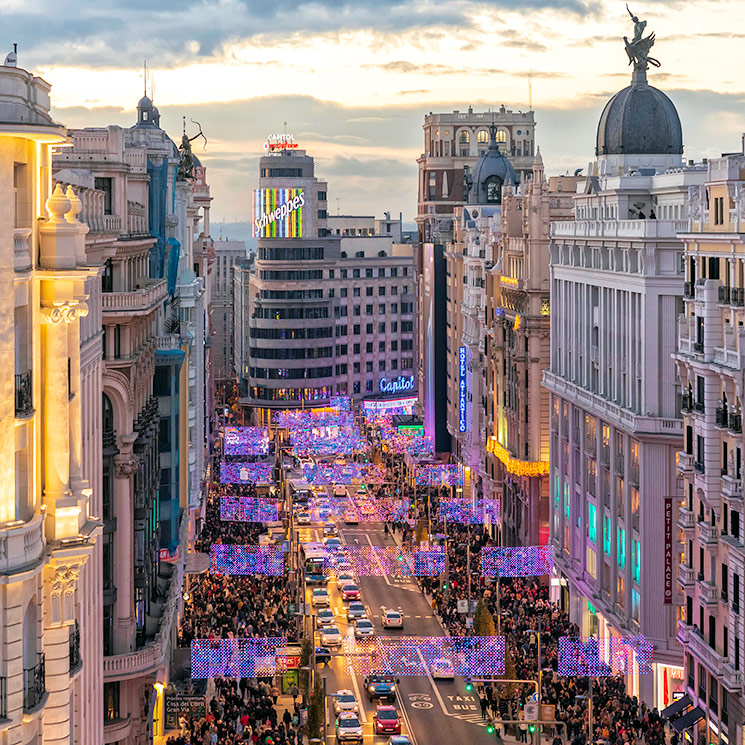 Es hora de (re)descubrir Gran Vía, la calle madrileña siempre a la última