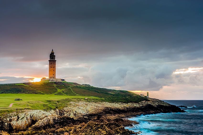 Mirando Al Mar Desde Los Faros Más Espectaculares De Europa - Foto 1