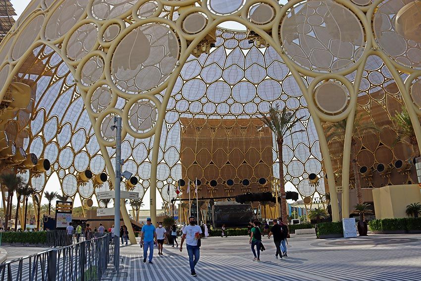 Gran cúpula en la plaza plaza Al Wasl de la Expo 2020