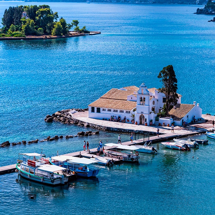 Corfú, la isla griega (del Jónico) que enamoró a Sissi y a los Durrell  