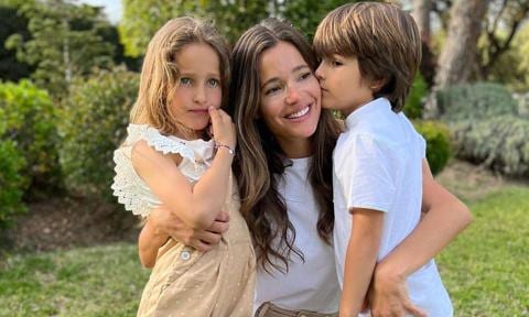 Malena Costa, con sus hijos, Malena y Mario.