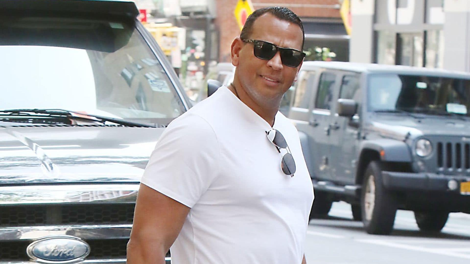 Alex Rodriguez celebrates Thanksgiving with his ex & kids