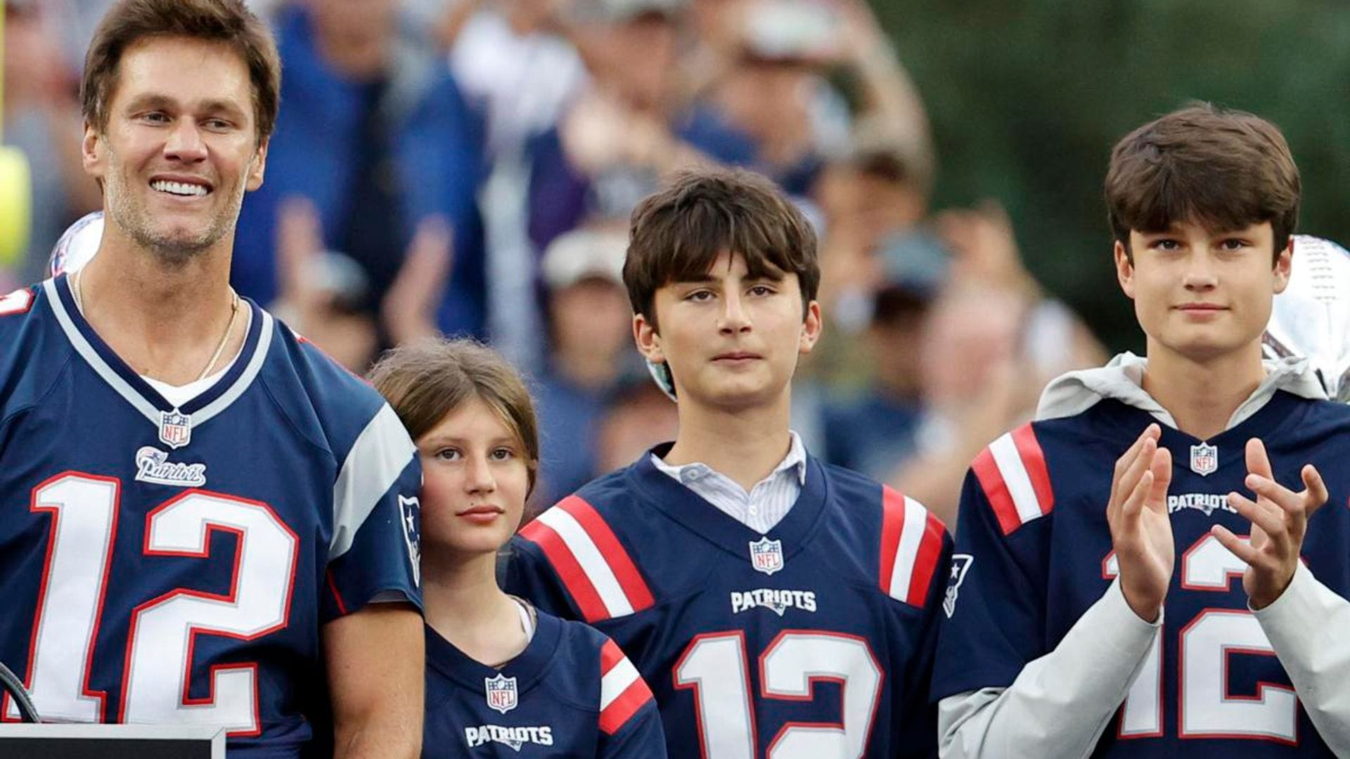 Tom Brady’s children surprise him ahead of his Hall of Fame ceremony