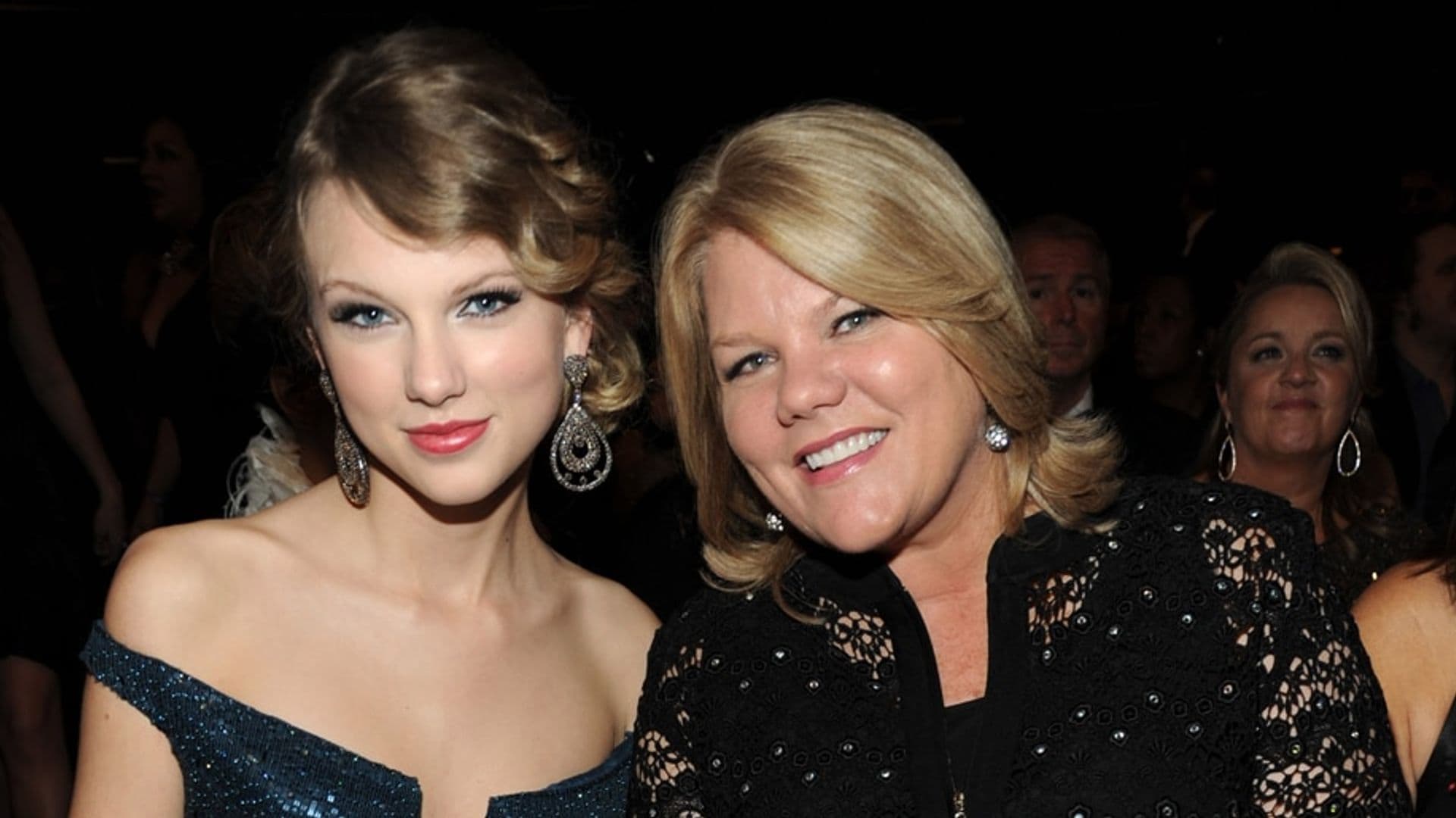 Taylor Swift and mom