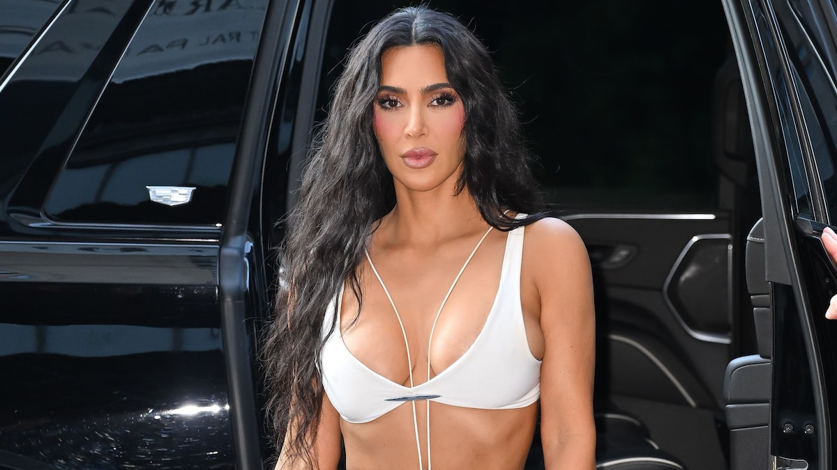 Kim Kardashian shows off her curves at the beach in string bikini: See pics