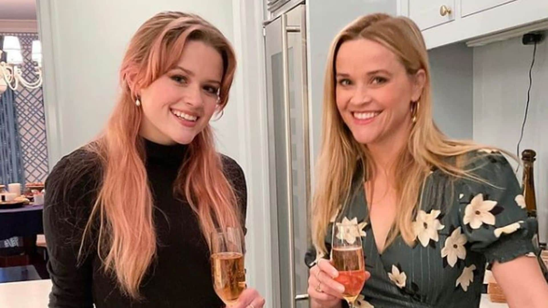 Reese Witherspoon and Ava Phillippe end their Dry January together