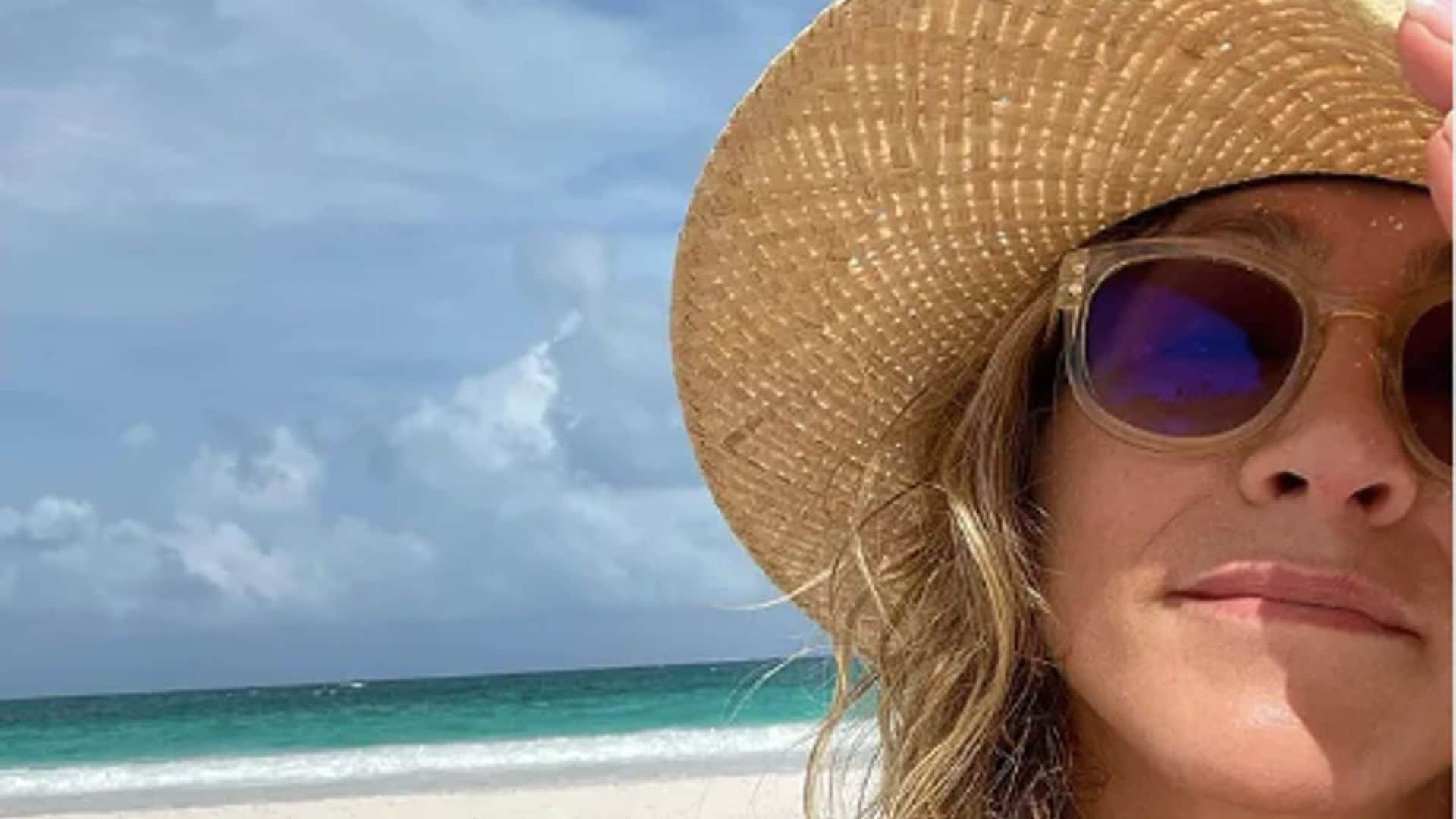 Jennifer Aniston shares vacation photos showing off her stunning bikini body