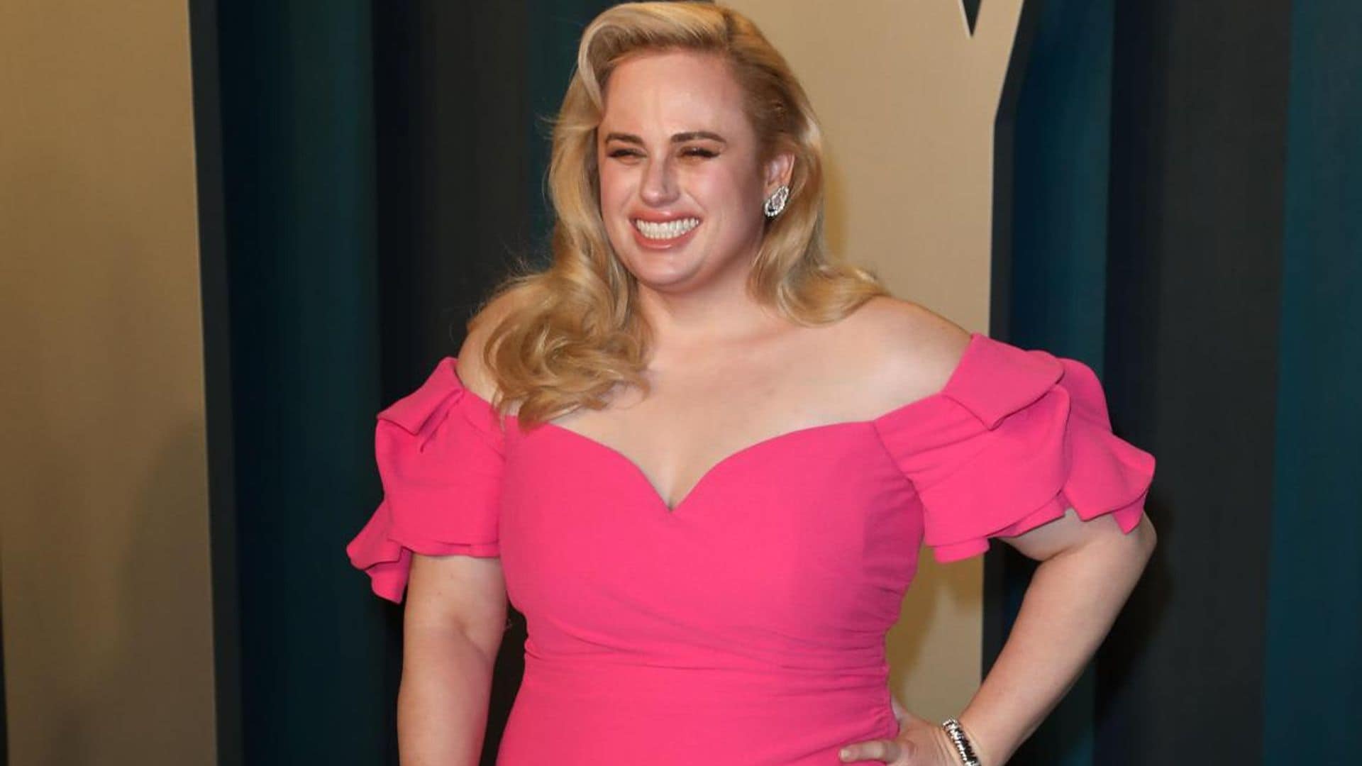 Rebel Wilson shows off her weight loss while flaunting a new haircut