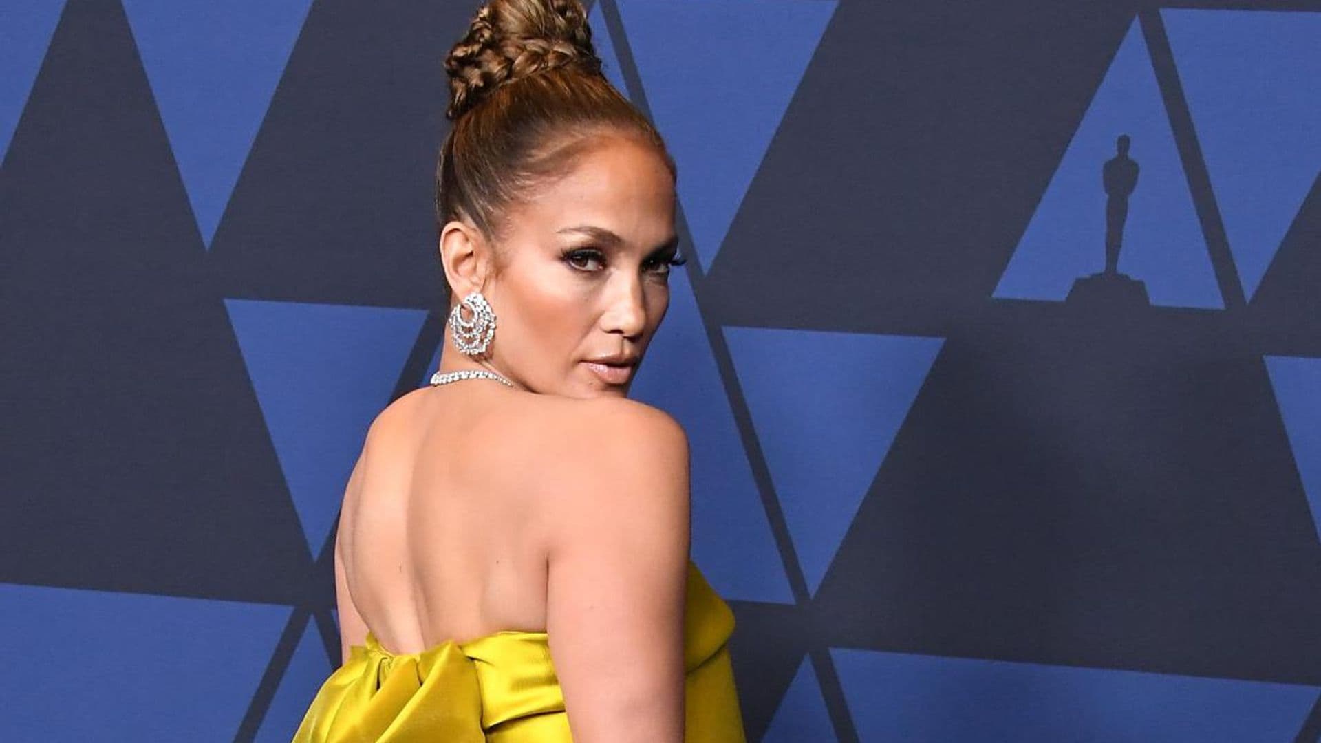 Jennifer Lopez steals the show with dramatic golden dress at the Governors Awards