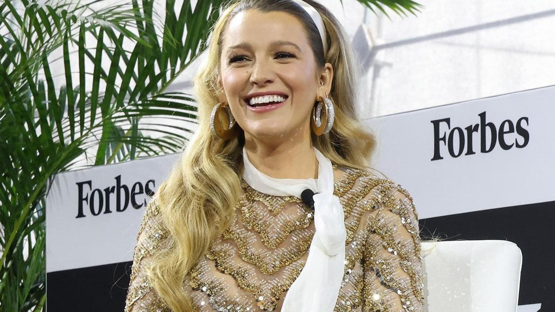 Blake Lively reveals she is pregnant in the most fashionable way: See Pics