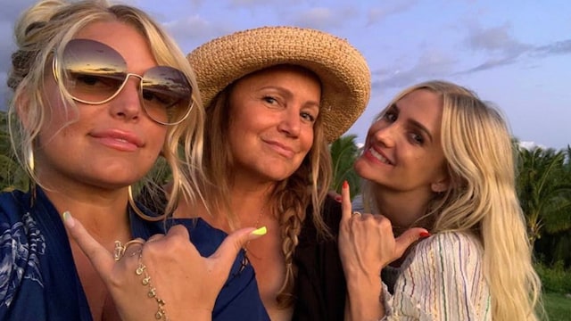 Jessica Simpson posts a photo with her sister, Ashlee, and her mother, Tina Ann Drew